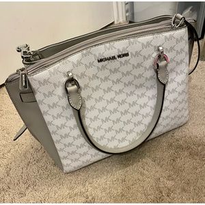 ✨Michael Kors Rochelle Large Satchel Handbag✨
